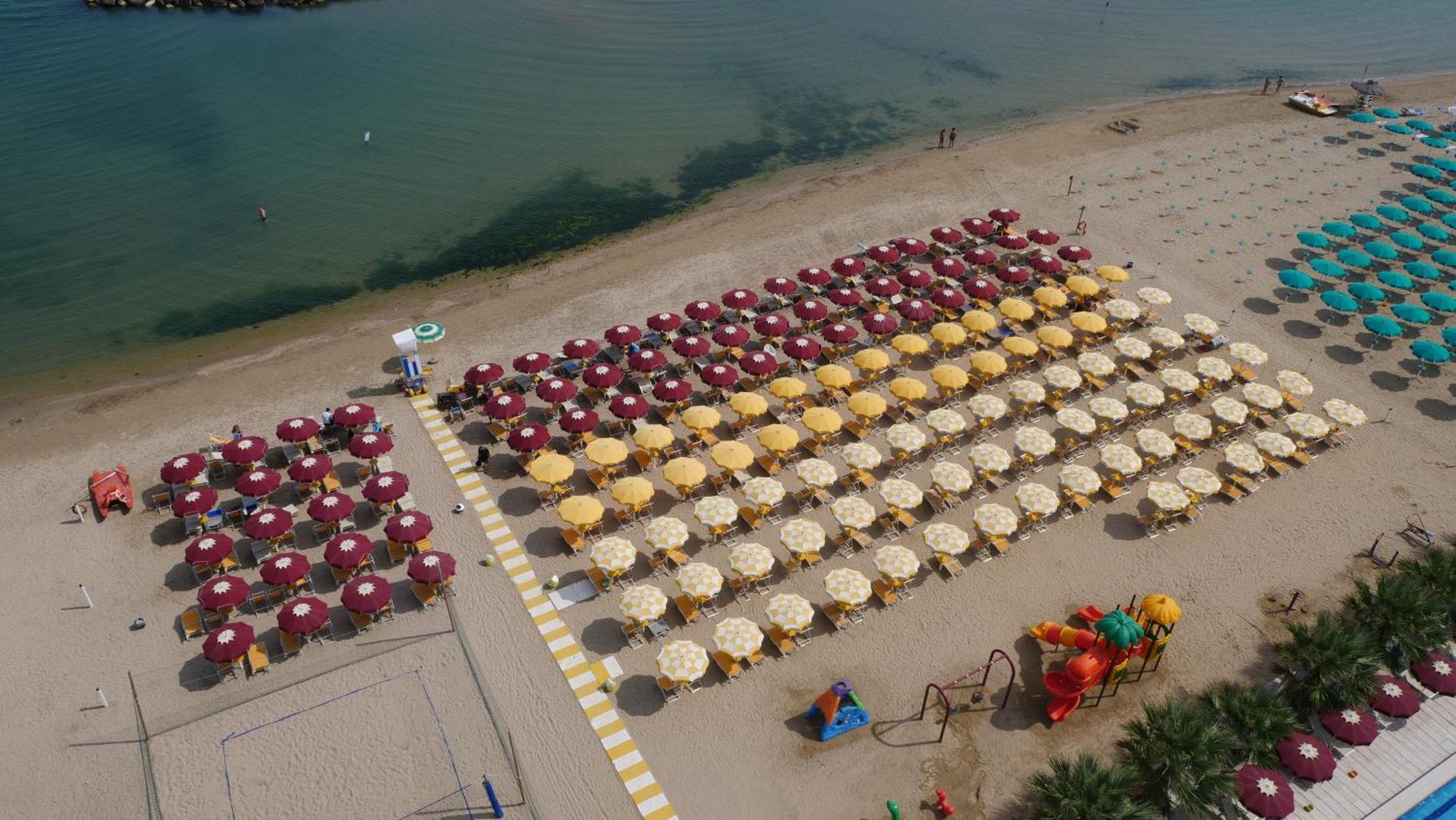 Club Esse Mediterraneo Montesilvano Marina Buitenkant foto