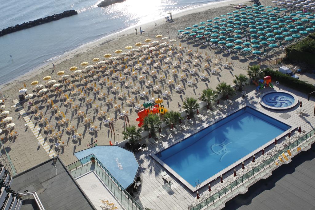 Club Esse Mediterraneo Montesilvano Marina Buitenkant foto
