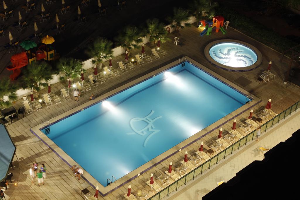 Club Esse Mediterraneo Montesilvano Marina Buitenkant foto