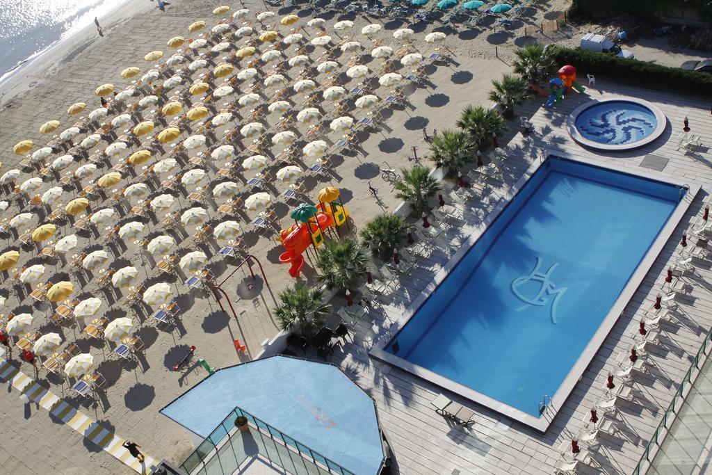 Club Esse Mediterraneo Montesilvano Marina Buitenkant foto
