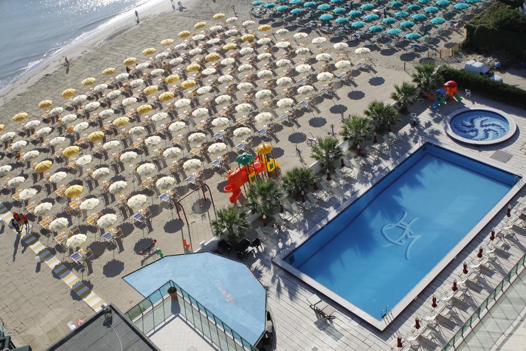 Club Esse Mediterraneo Montesilvano Marina Buitenkant foto