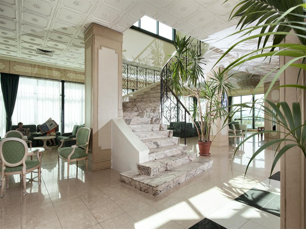Club Esse Mediterraneo Montesilvano Marina Buitenkant foto